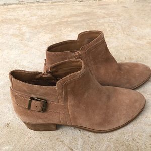 Gianni Bini Womens Size 8 Tan Leather Ankle Booties Cowgirl Boots.